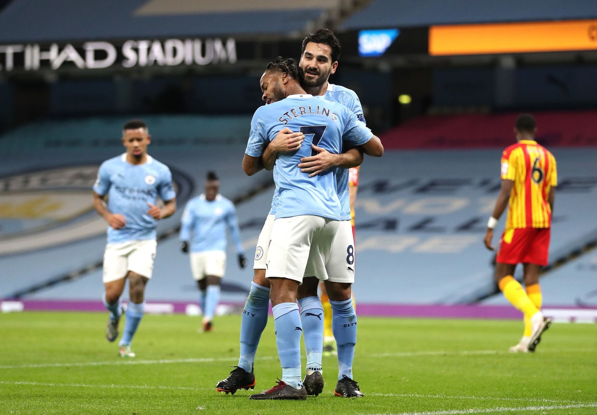 练具有极强 练具有极强